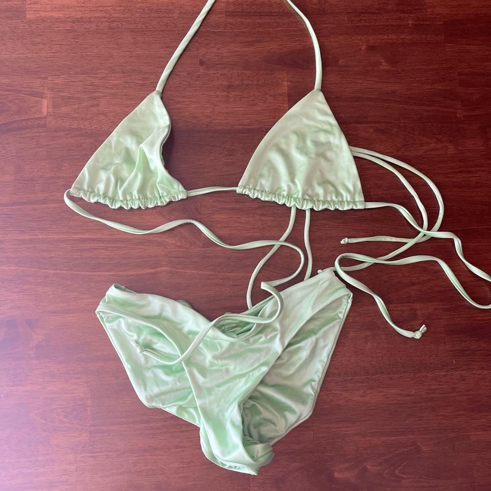 Frankie’s bikinis/ Naomi Osaka